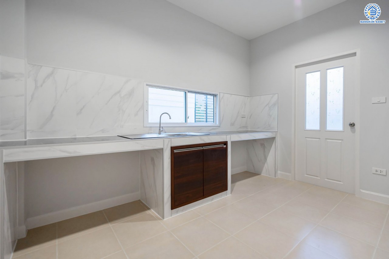 บ้านเดี่ยวมือสองนนทบุรี โครงการ นนทรีฟลอร่า ปิ่นเกล้า-ศาลายา เนื้อที่ 52.5 ตร.ว. ฟังก์ชัน 3 ห้องนอน 3 ห้องน้ำ จอดรถได้ 2 คัน ส่วนกลางครบครัน ตอบโจทย์ทุกครอบครัว บนทำเลเดินทางสะดวก เชื่อมต่อถนนบรมฯ ใกล้เซ็นทรัลปิ่นเกล้า และจุดขึ้นทางด่วนศรีรัช